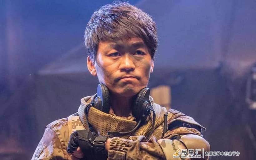工地偶遇王宝强,他不做演员改行开吊车了???
