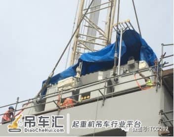 600履带吊助中化三建阿曼乙烯项目顺利吊装成功