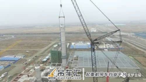 400吨级履带吊提升、100吨汽车吊配合溜尾助全国首例石化尼龙行业萃取塔整体一次性吊装成功