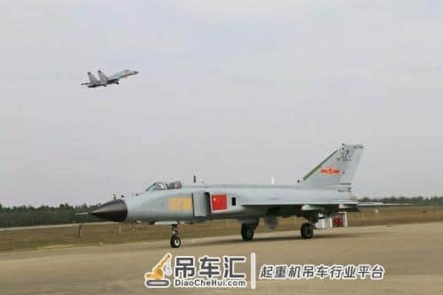 万吨级龙门吊全是中国造?各种限制激起咱中国军工人的逆境信念