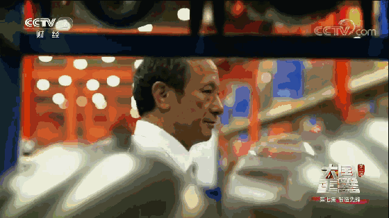 世界第一条起重机转台智能生产线!堪称一部“科幻大片”