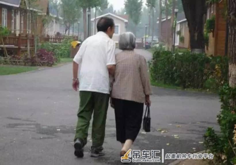 除了会开吊车,你还会什么?
