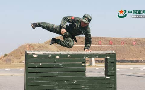 特战精英炼成记:”吊车尾”到”金牌教练”的完美逆袭