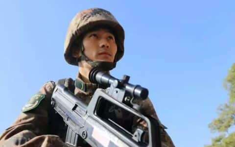 入伍三个月就立功的新兵：从“吊车尾”到三等功臣