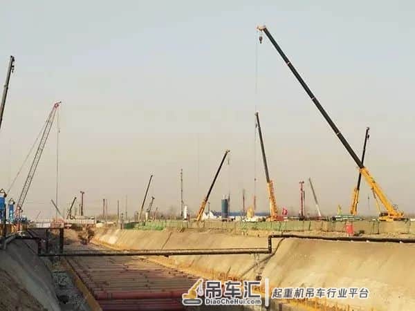 震撼!200台徐工起重机包场北京大兴国际机场!