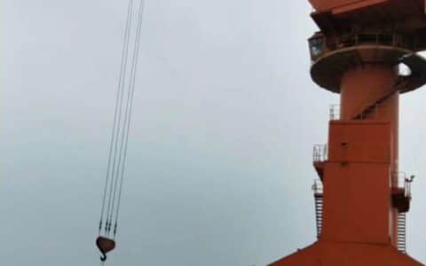 广西北部湾港口集团钦州保税港区起重机械设备