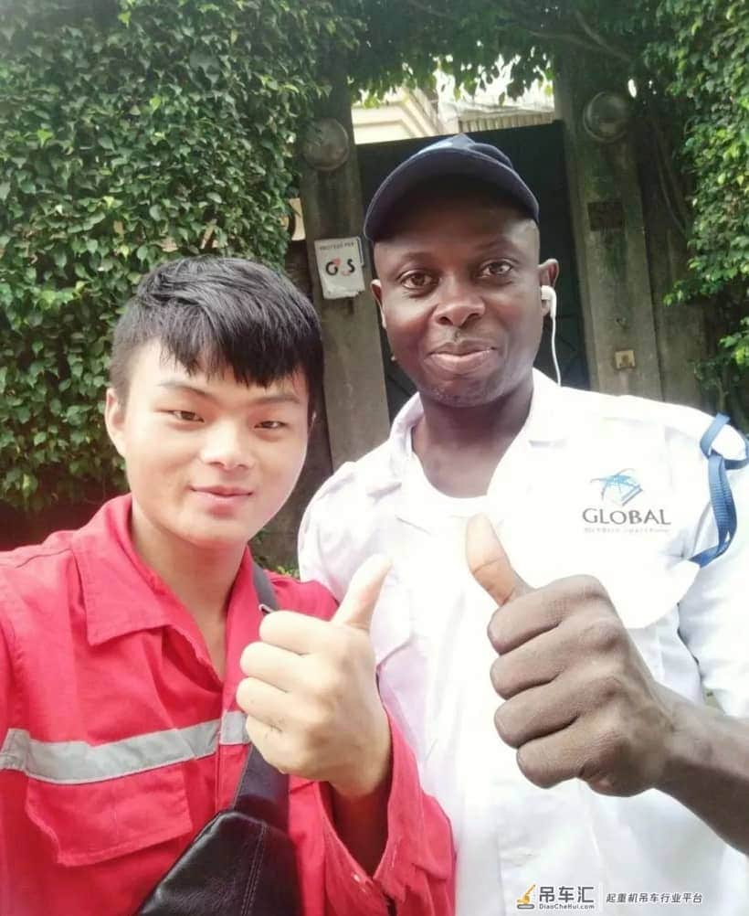 我在非洲开吊车，一墙之隔就是枪林弹雨！！