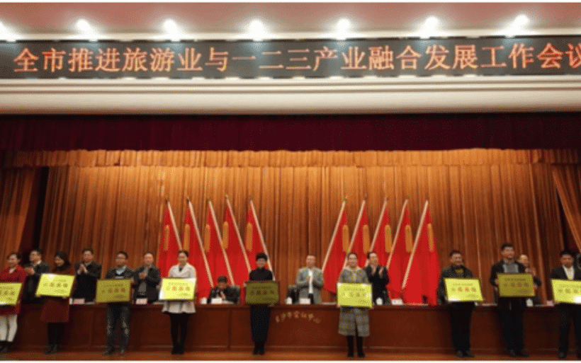 旅游与工业“联姻”，中联重科让旅游更精彩 让工程机械更闪亮