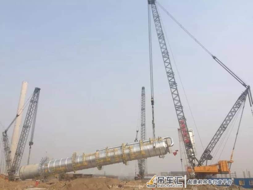 恒力石化中油一建1350t履带吊助力471吨大件就位