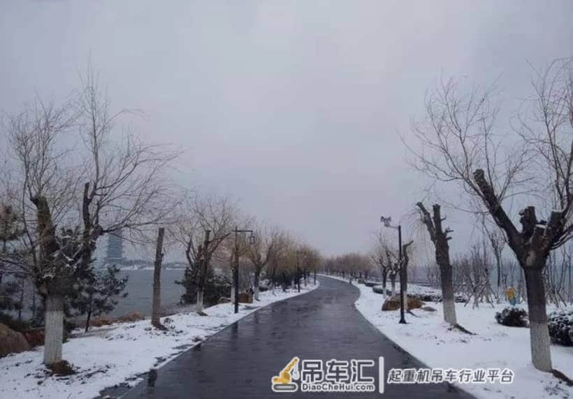 全国大范围雨雪+冰冻,吊车司机冰雪天行车必须注意的5件事