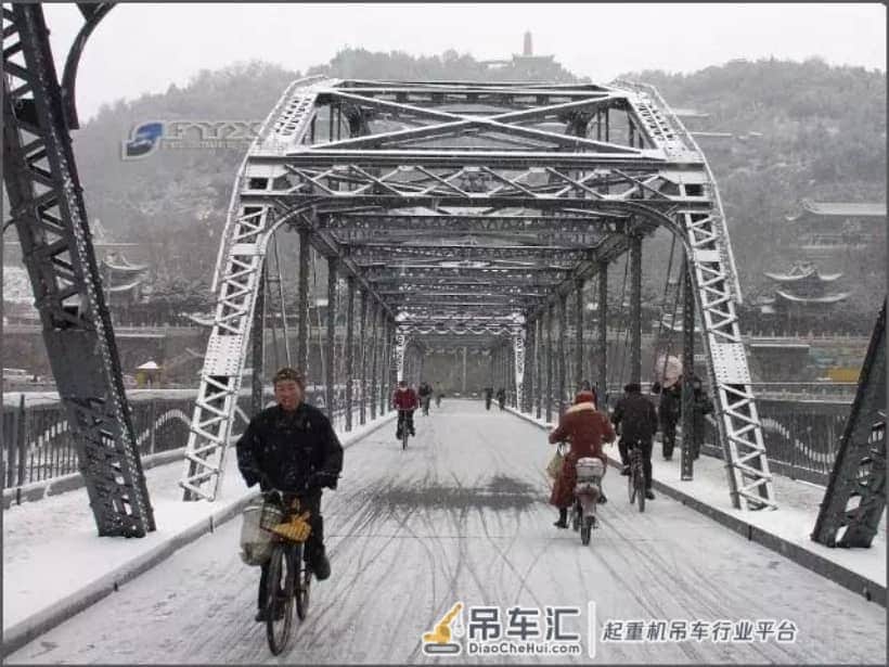 全国大范围雨雪+冰冻,吊车司机冰雪天行车必须注意的5件事