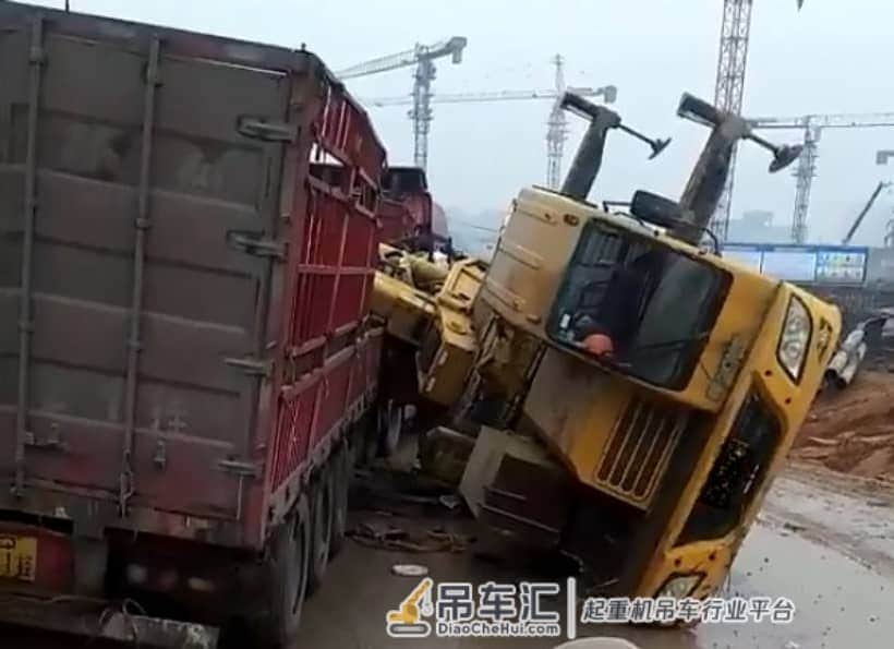超载翻车,操作室被压扁,司机不幸遇难……