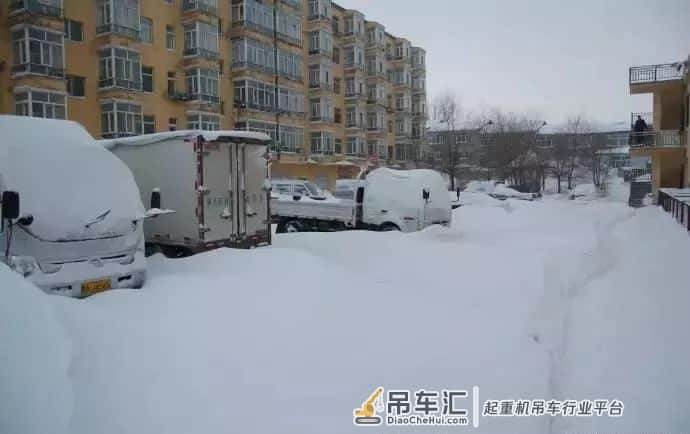 全国大范围雨雪+冰冻,吊车司机冰雪天行车必须注意的5件事