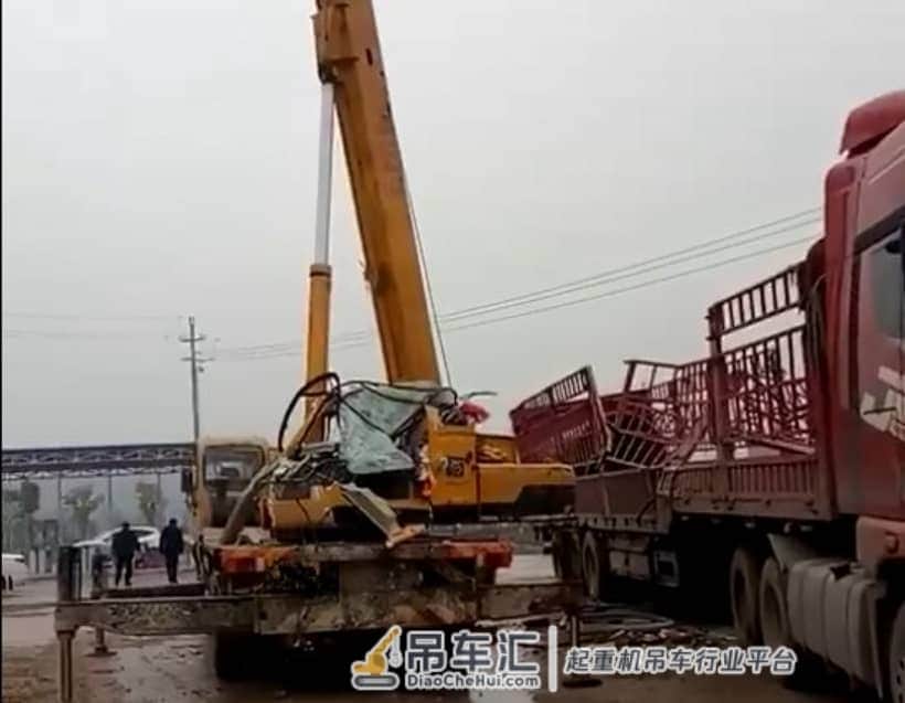 超载翻车,操作室被压扁,司机不幸遇难……