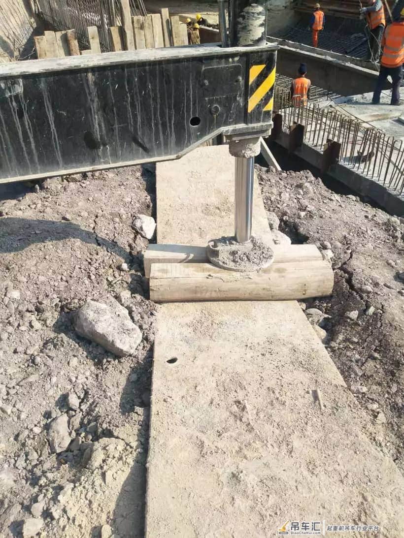 工地又坑爹!突然加重量,支腿下陷20cm……还好最后有惊无险