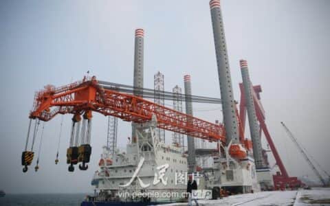 青岛：国内起重量最大的风电施工平台今天交付