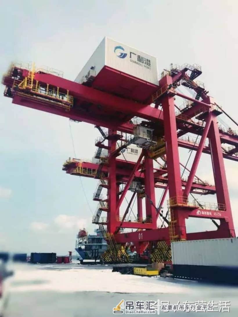 2台集装箱起重机抵达广利港,4月投入使用