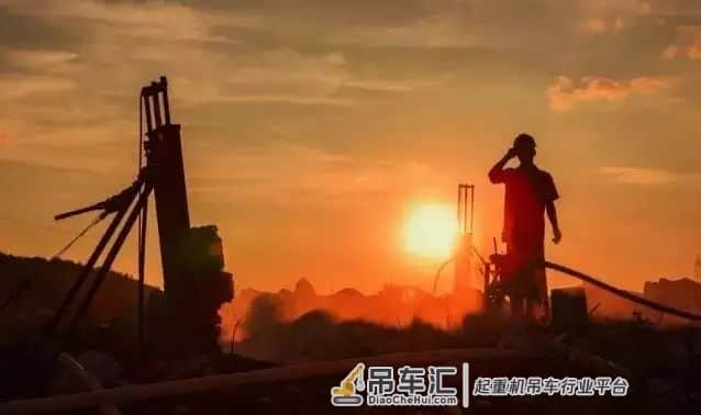 吊车司机:一群在平凡的岗位上创造着不平凡的人