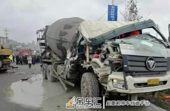 罐车司机,你这是要害死吊车司机啊!