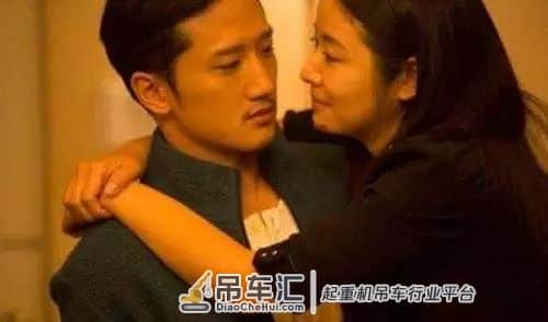 好男人都去哪了?少妇答:在工地开吊车!