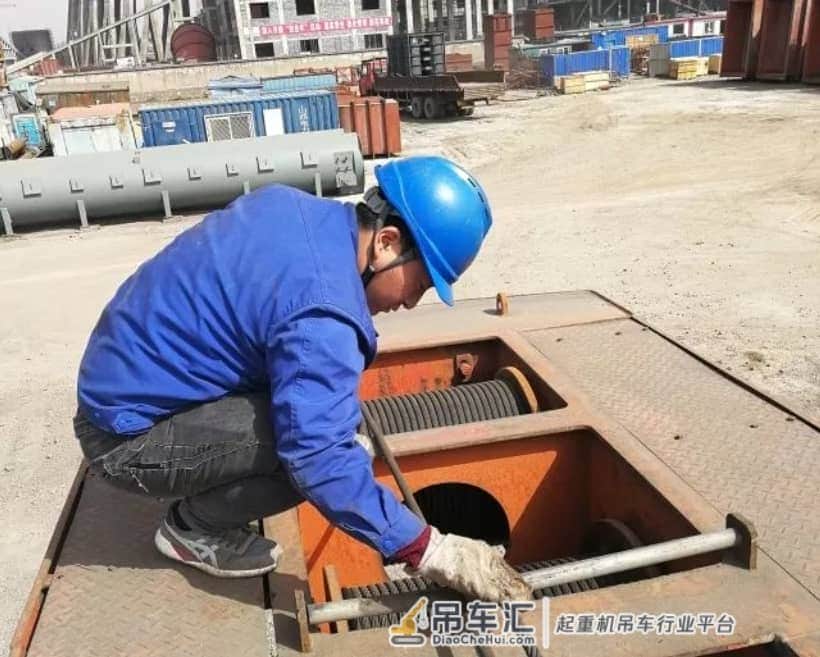 今天重复着昨天,这就是吊车司机的每天