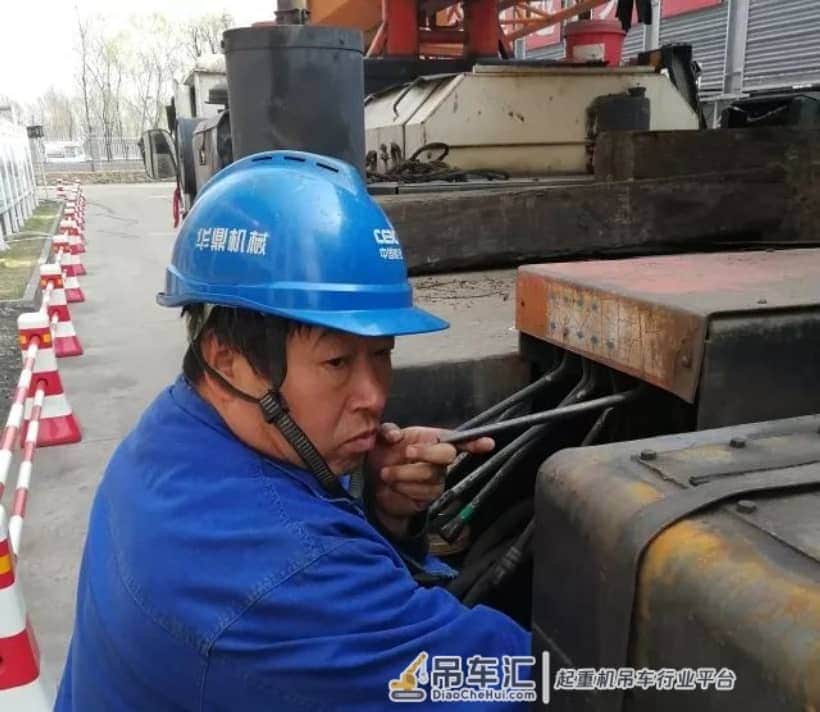 今天重复着昨天,这就是吊车司机的每天