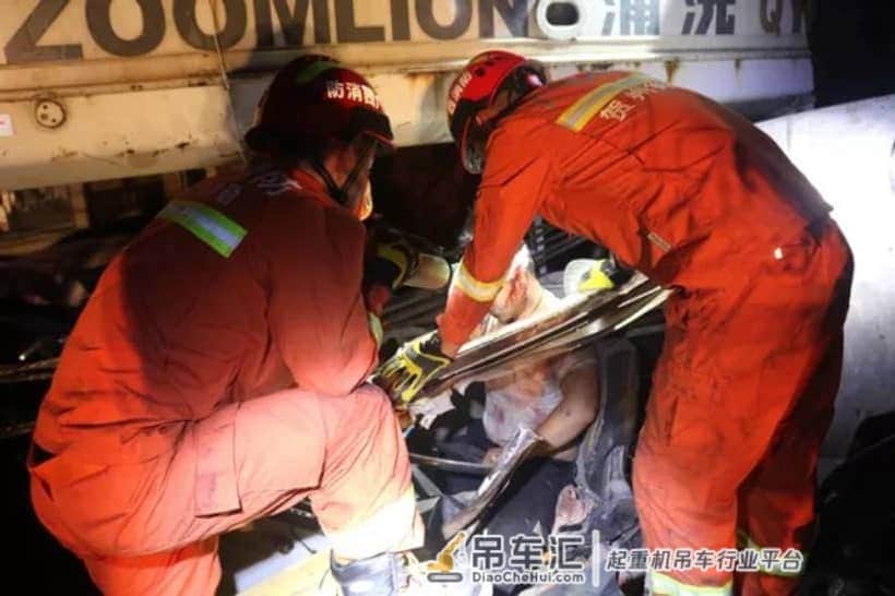 拖吊车下坡失控致12车连撞!这波下坡路行驶技巧你懂么?