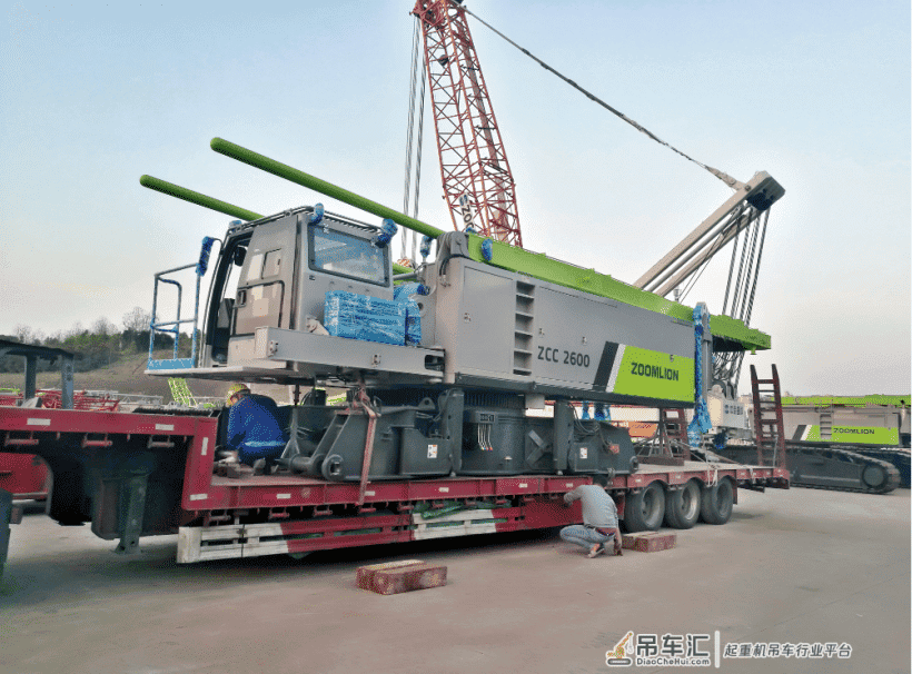 ZCC2600履带式起重机出口肯尼亚 中联重科4.0产品深入海外市场
