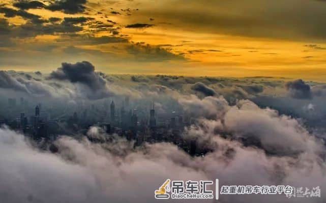 40年高空摄影！吊车司机登上上海最高点，竟拍到了这样一组照片…