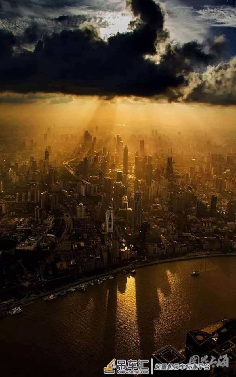 40年高空摄影!吊车司机登上上海最高点,竟拍到了这样一组照片...
