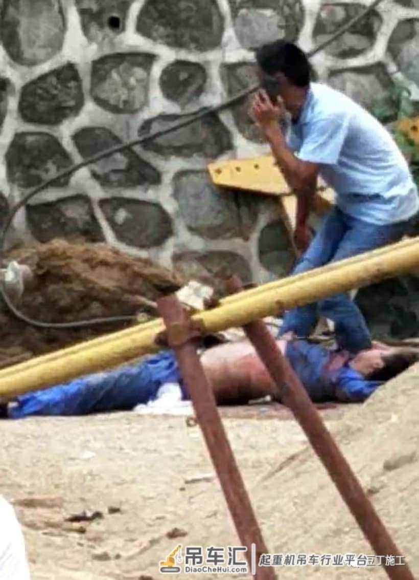 就在昨天!在建工地塔吊倒塌致4死!多车被砸!塔吊拆除如何预防风险?