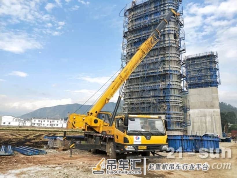 柳工TC250A5起重机—当之无愧的爬坡王!