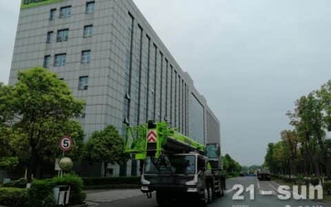 全新4.0汽车起重机首次出口海外 亮剑沙特重点工程