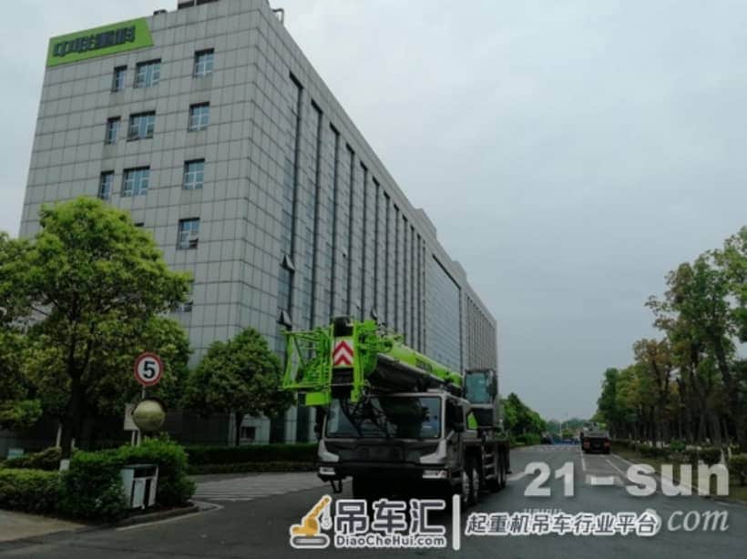 全新4.0汽车起重机首次出口海外 亮剑沙特重点工程
