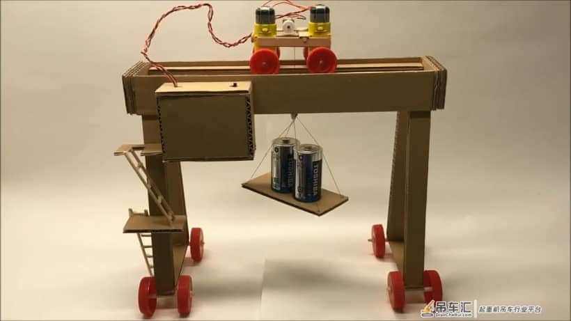 教你如何制作炫酷的小型港口式起重机，非常有创意