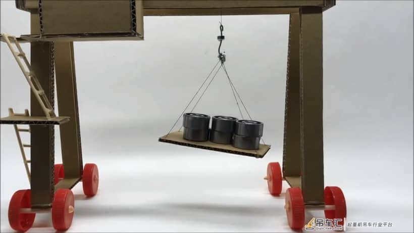 教你如何制作炫酷的小型港口式起重机，非常有创意