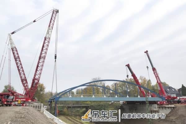 利勃海尔LR1600履带式起重机模型 –(1)开箱
