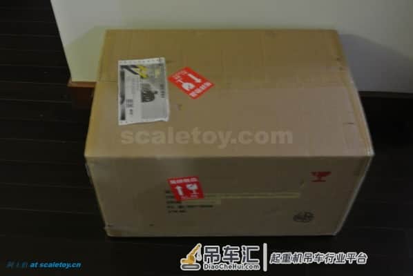 利勃海尔LR1600履带式起重机模型 –(1)开箱