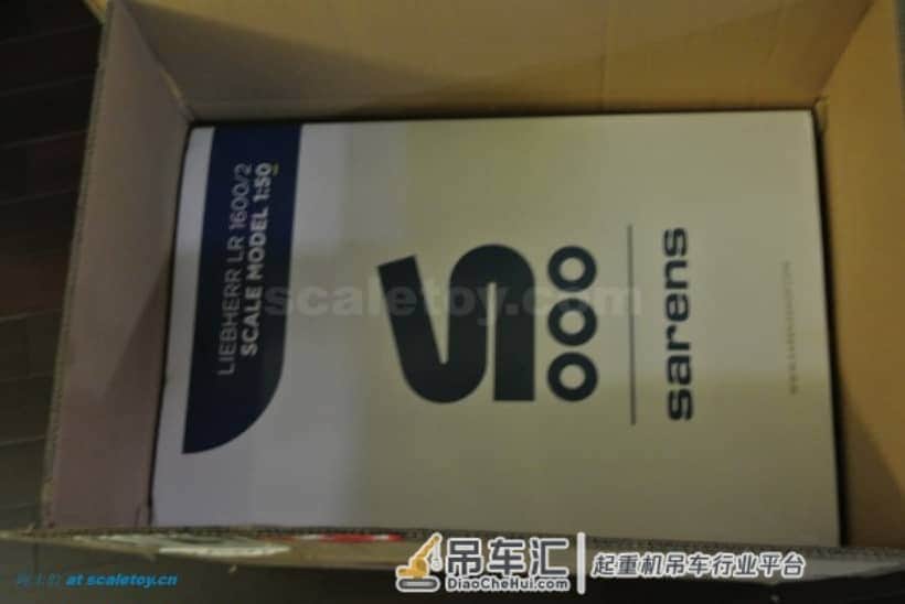 利勃海尔LR1600履带式起重机模型 –(1)开箱