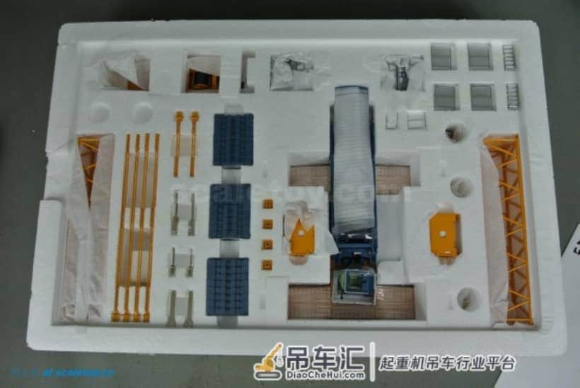利勃海尔LR1600履带式起重机模型 –(1)开箱