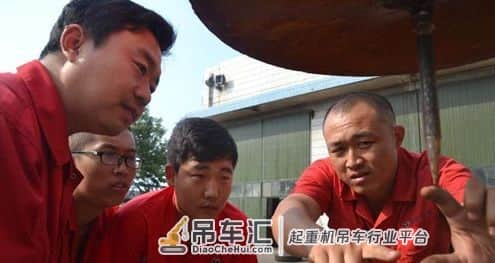 吊车司机梁洁：在普通岗位上发光发热最让我开心