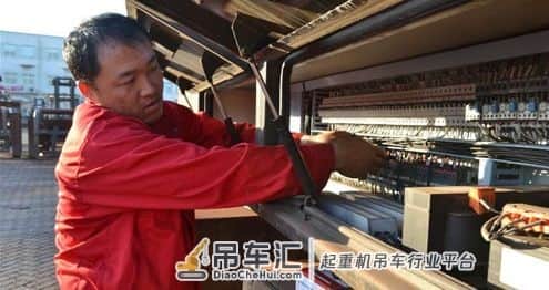 吊车司机梁洁:在普通岗位上发光发热最让我开心