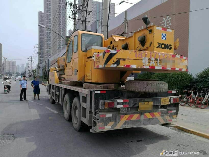 作业证不是驾驶证 小伙子无证开吊车上路被拘留