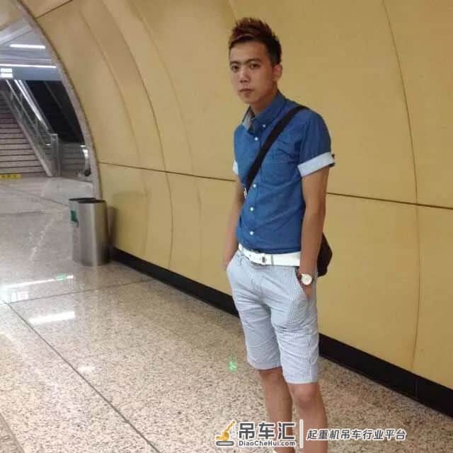 他曾经是个王者，后来开吊车去了……