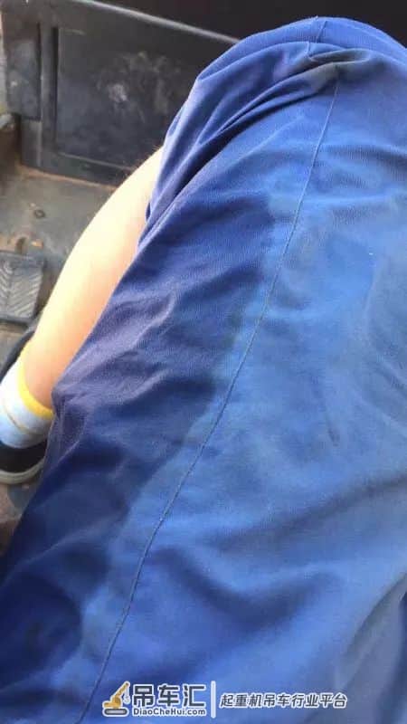 他曾经是个王者,后来开吊车去了……