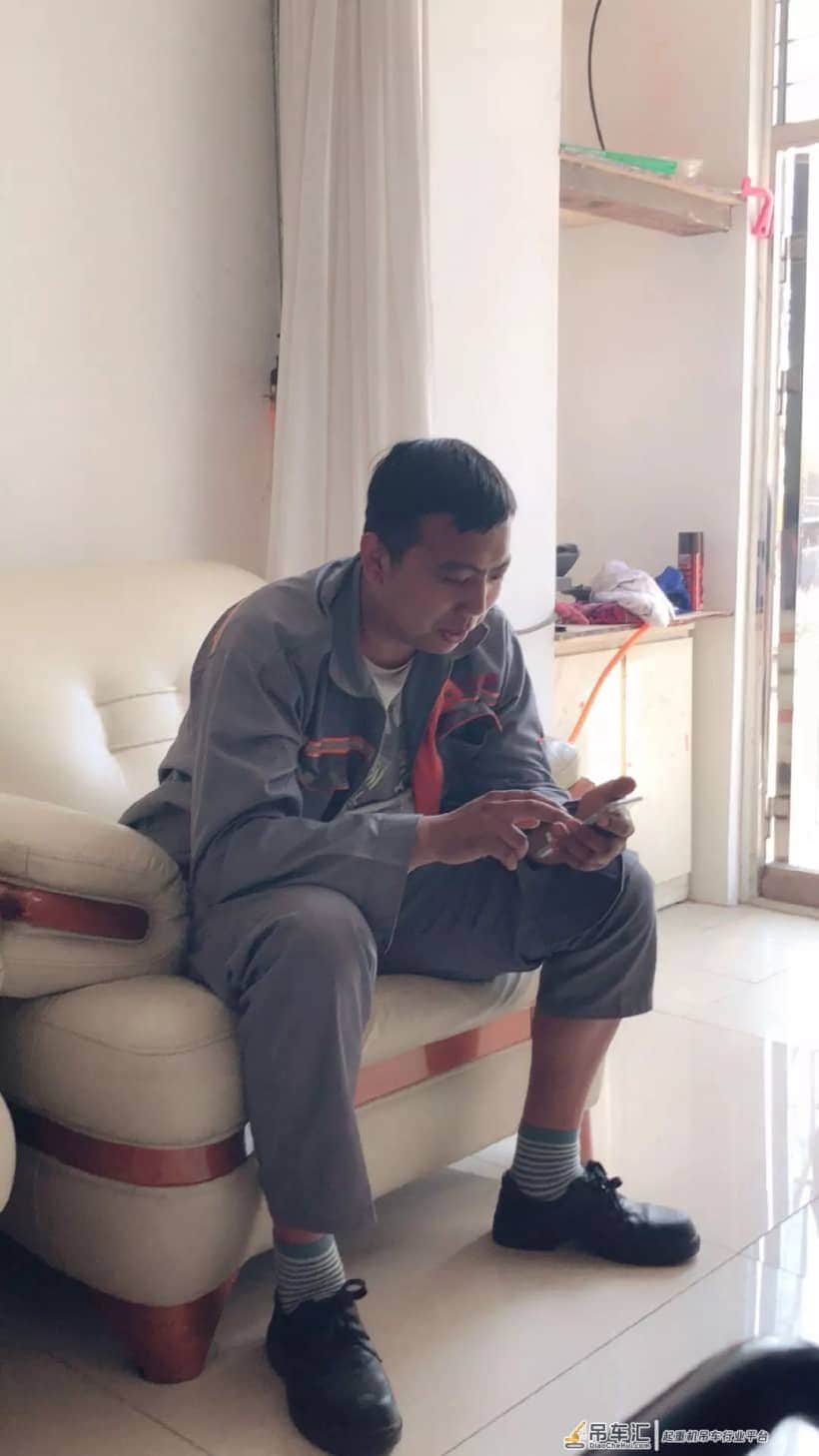 他曾经是个王者,后来开吊车去了……