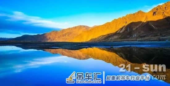 海拔4000米！20台徐工起重机点亮拉萨河