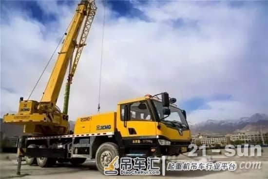 海拔4000米!20台徐工起重机点亮拉萨河
