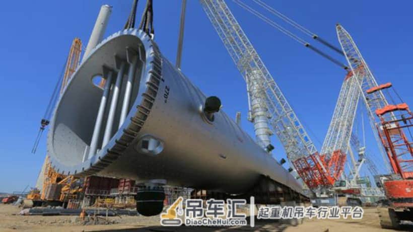 中联重科3200吨起重机大连石化项目再起吊