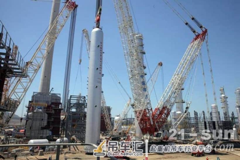 中联重科3200吨起重机大连石化项目再起吊